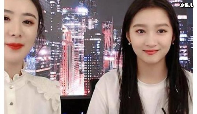 关晓彤节目惨遭走光李晨行动惹人争议,粉丝大呼镜头往哪拍呢