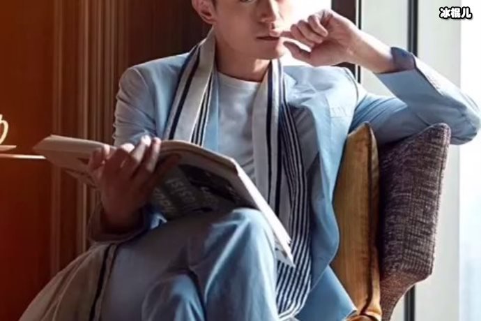 霍建华一家同框照片,小海豚圆润可爱惹人喜欢