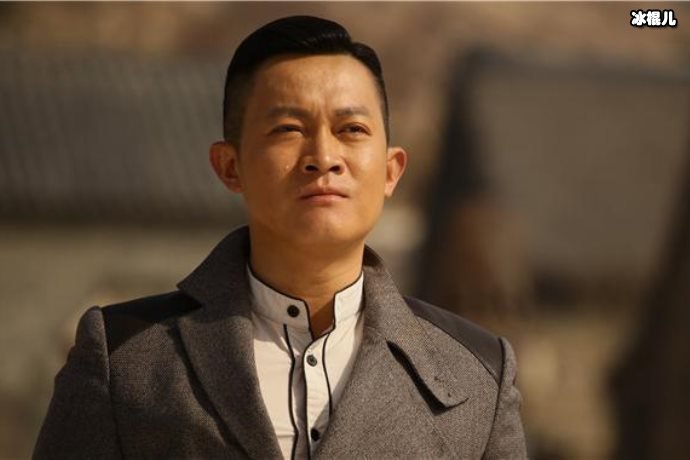 杨志刚拍戏带上老婆的原因令人心酸,受伤后难以记住台词