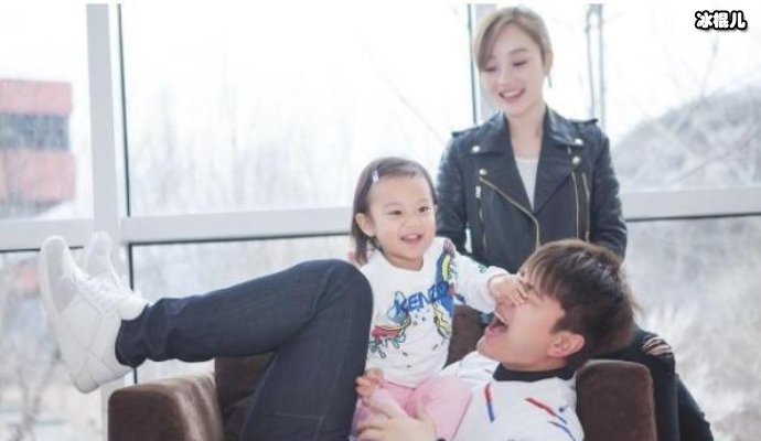 李小璐请三个保姆照顾甜馨,豪宅背景太奢华离婚后仍然保持年轻