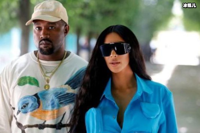 卡戴珊妈妈不顾年龄限制,与小25岁男友同游出海感情亲密无间