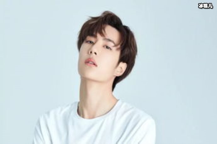 王一博被“批阅作业”,用这小动作掩盖自己的慌乱真是可爱