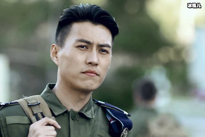 靳东新剧势不可挡双台联播遇到“兄弟”,网友:有“好戏”看了