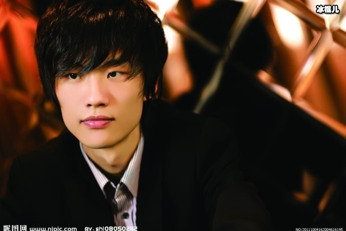 许嵩平时就像退圈了一样,一开演唱会瞬间爆满