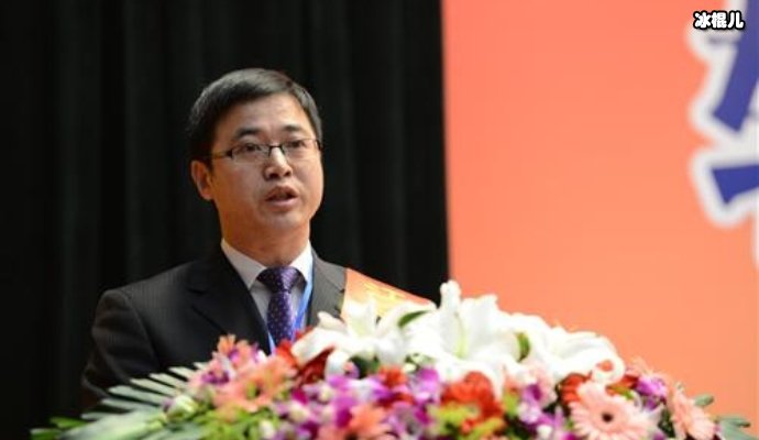 实力超强的老戏骨吴刚,搭档两位小鲜肉出演警匪大剧《冰雨火》