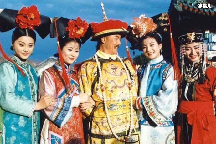 两代小燕子同框,命运却大不相同一个被宠成公主一个变单亲妈妈