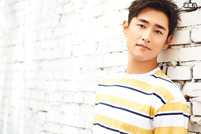 媒体刚曝光王彦霖承认恋情就登上了热搜,果真是太刚了!