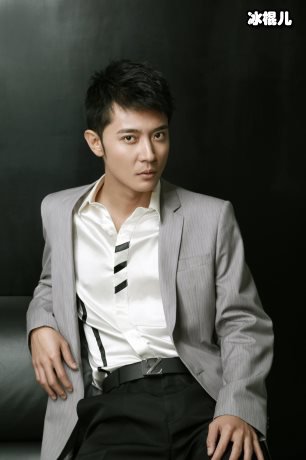 张丹峰为洪欣庆生称呼惊变,为何洪欣仅晒出女儿合照?