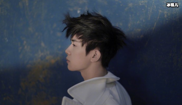 易烊千玺获金像最佳新人奖,95后男演员里刘昊然不再寂寞了