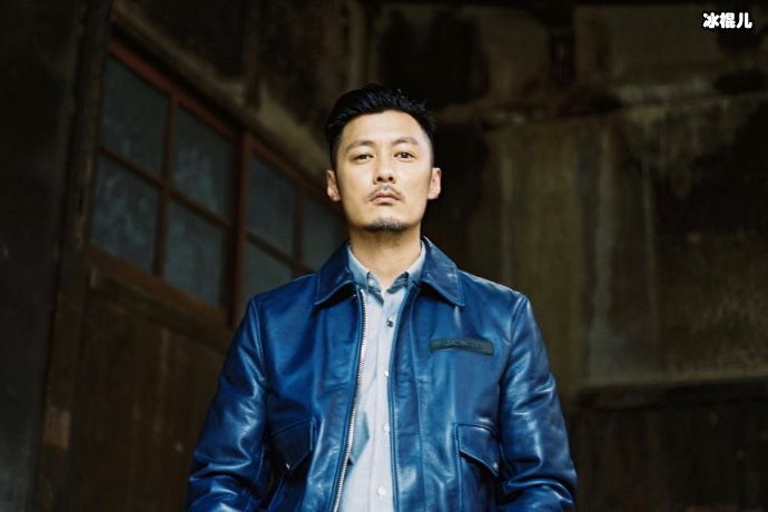 余文乐晒两岁酷帅儿子,和豪门千金闪婚后太滋润