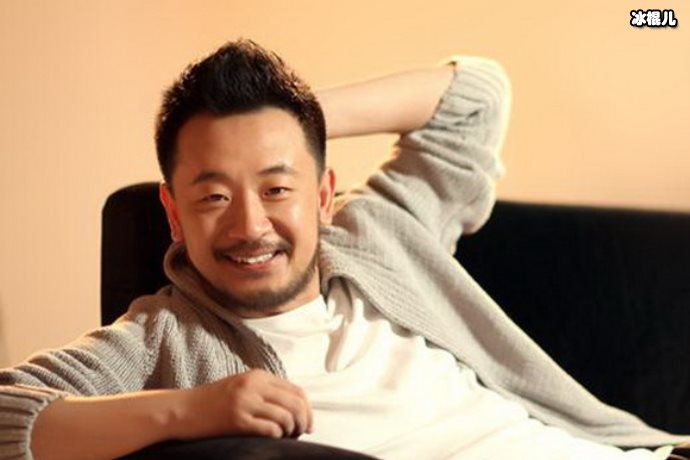 黄海波疑似复出再次与女嘉宾同台,却不敢看对方显得格外心酸