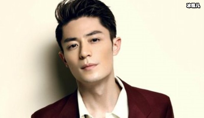 霍建华合照被粉丝发现脸胖了一圈,网友回答:依旧帅气