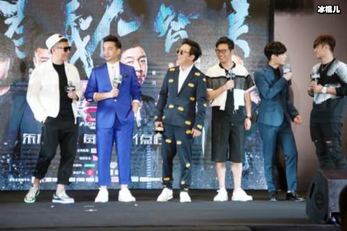 贾乃亮岳云鹏合体录极挑双下巴抢镜,网友表示挺好的