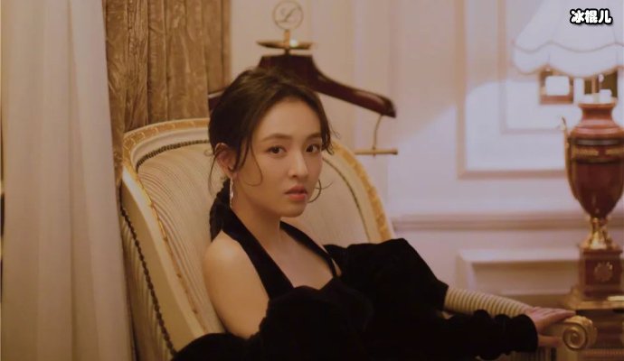 校花吴倩凭借高颜值走红,又用演技让观众了解