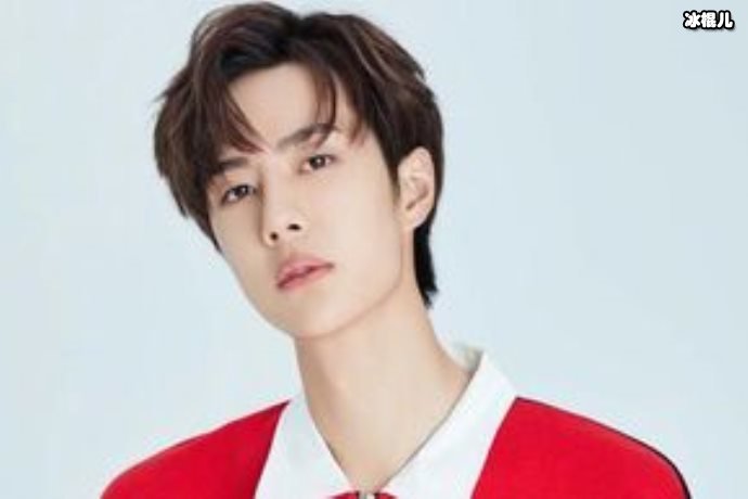 女星节目中玩手机被喷,王一博却这样说