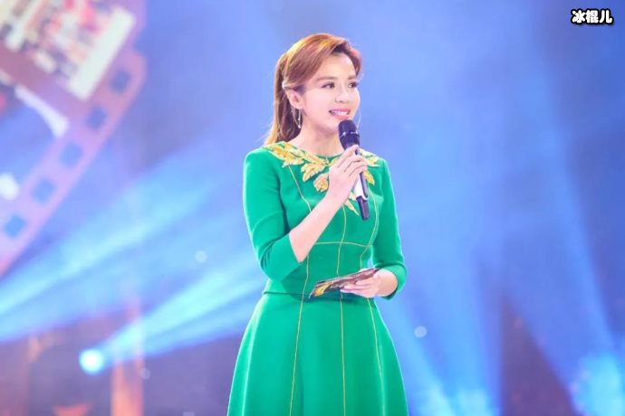 周迅素颜出演短视频演技和敬业精神获赞,是一位优秀的演员