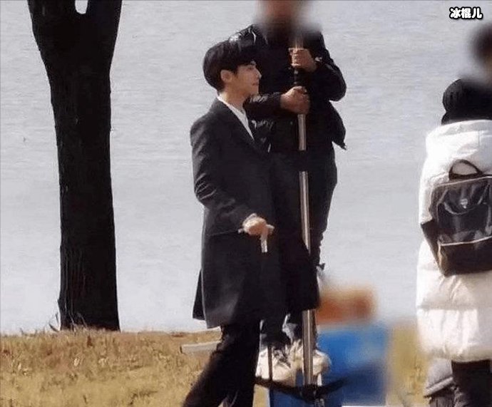 良言写意男主的腿是残疾吗?写意的父亲是怎么死的