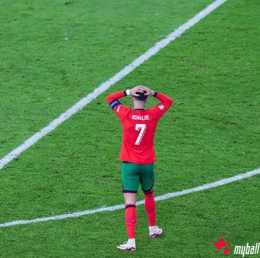 迈博体育 欧洲杯 :前国脚劝C罗退位让贤 英媒喷凯恩=三