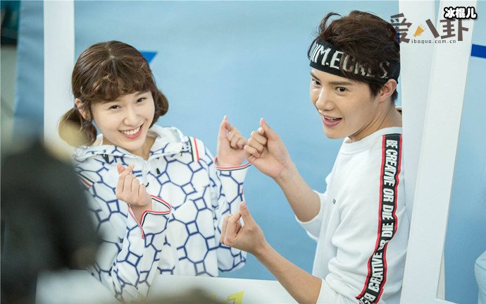 王子璇黄圣池是情侣吗? 微博亲密互动两人私下关系如何