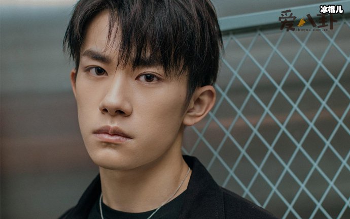 易烊千玺路人缘好吗?四字弟弟真的有那么优秀吗