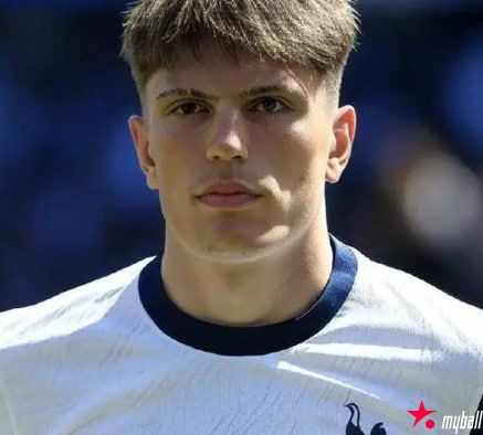 迈博体育 热刺加入争夺加纳乔,阿莫林满意其变化欲挽留!