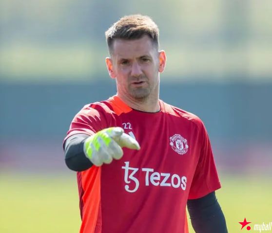 大发体育-曼联39岁老门将同意续约做陪练！多纳鲁马用红魔，大发助力你的致富之路！